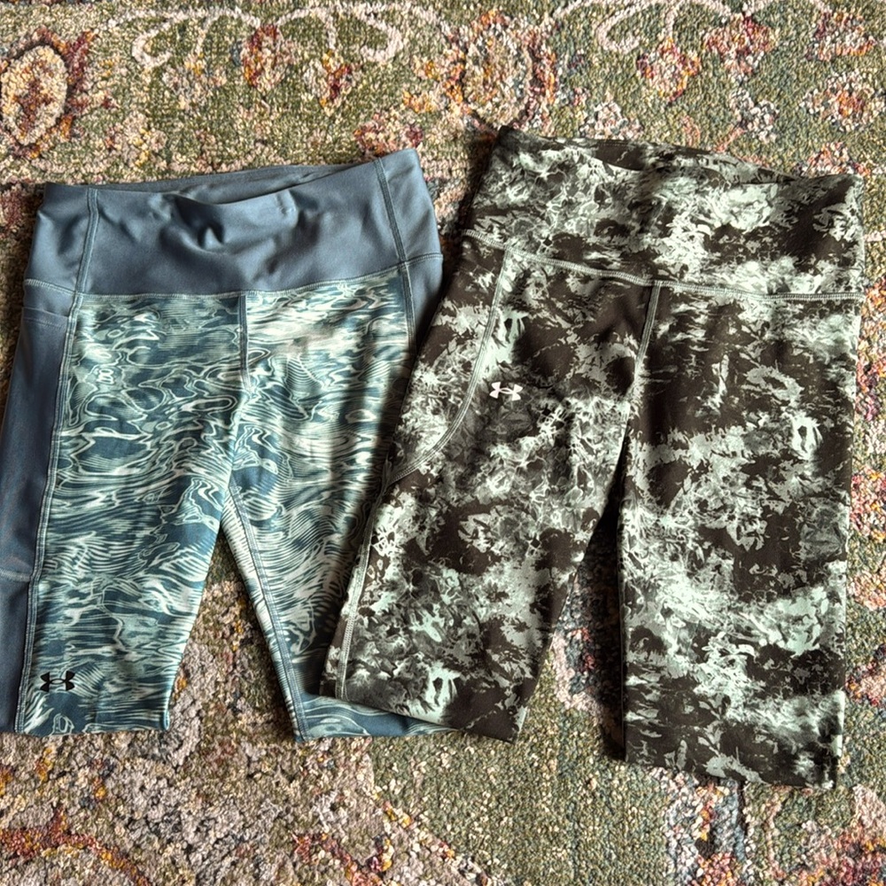 UNDER ARMOUR BUNDLE OF TWO 7/8 LEGGINGS…
SZ M…WORN ONLY ONE TIME EA…EXCELLENT!!!